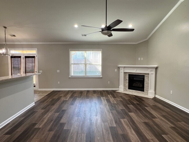 Foto del edificio - Beautiful Home w/Lots of Extras