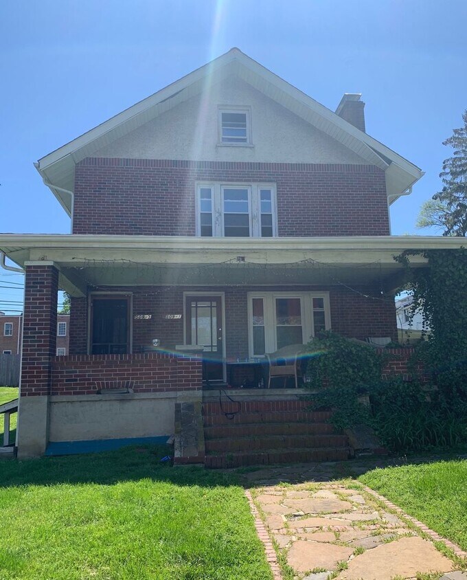 Primary Photo - 2 Bedroom 1 Bath Duplex