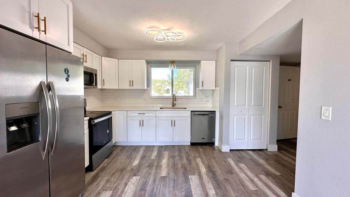 Foto del edificio - 313 Swain Blvd