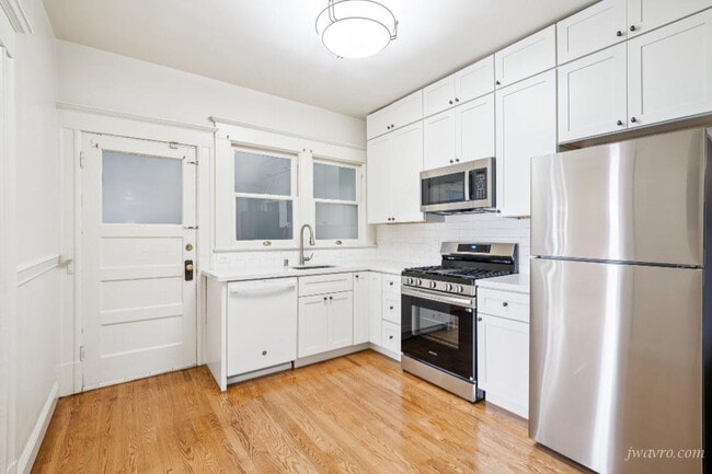 Building Photo - 848 14th St