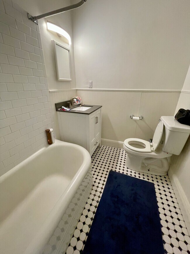 88 Main St Unit 4, New Canaan, CT 06840 88 Main St New Canaan, CT