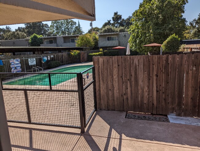 Foto del edificio - 1003 Leaf Ave