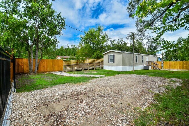 Foto del edificio - 14352 Haverty Dr