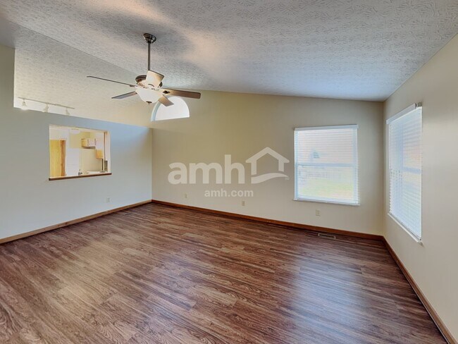 Foto del edificio - 7898 Antonio Ln