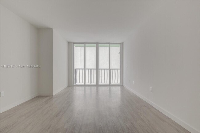 Building Photo - 1756 N Bayshore Dr