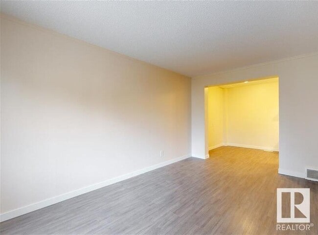 Building Photo - 4 C Callingwood Ct NW