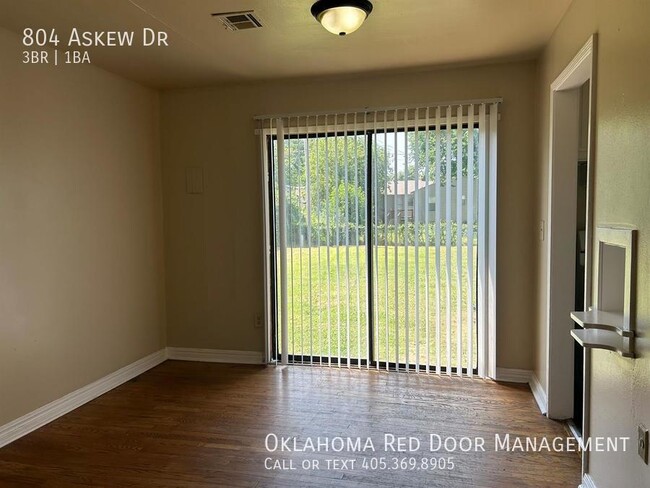 Building Photo - 804 Askew Dr