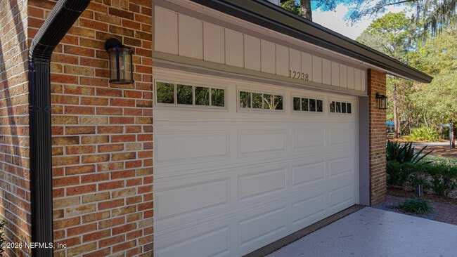 Building Photo - 12238 Spiney Ridge Dr S