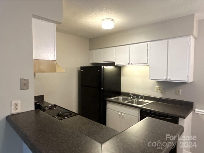 Building Photo - 8613 Crows Nest Ln