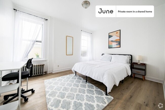 Building Photo - Private bedroom in 4 bed/1 bath Home