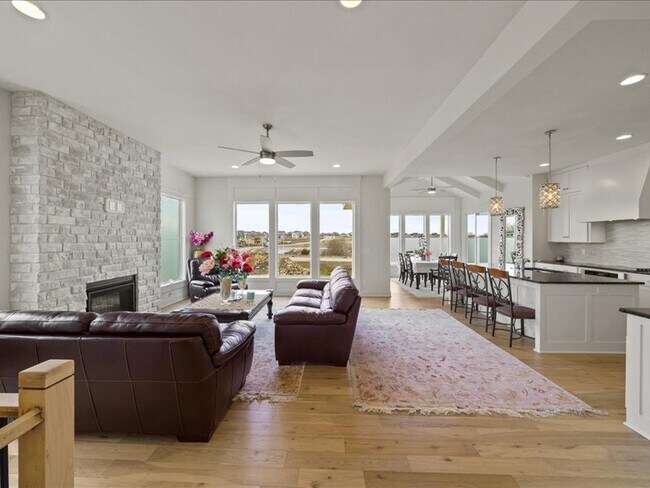 Foto del edificio - 18228 Earnshaw St