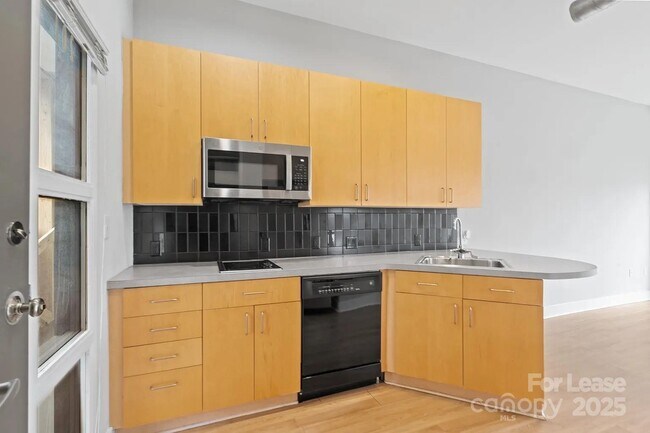 Foto del edificio - 514 W 10th St