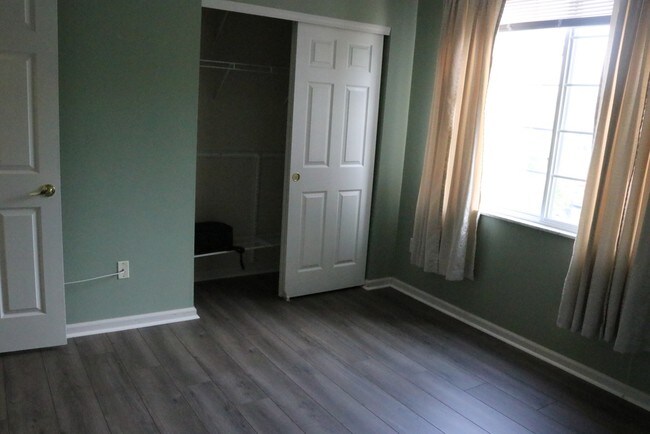 Building Photo - 3115 Heron Pointe