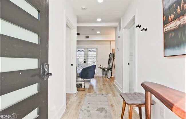Building Photo - 3229 Kingsdale Dr SW