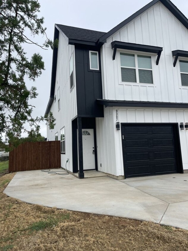 Photo - 3307 Collin St, Fort Worth, TX, 76119