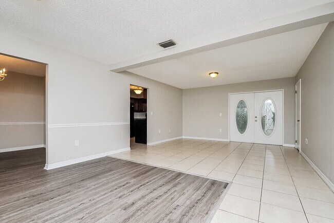 Foto del edificio - 3412 Groveview Dr