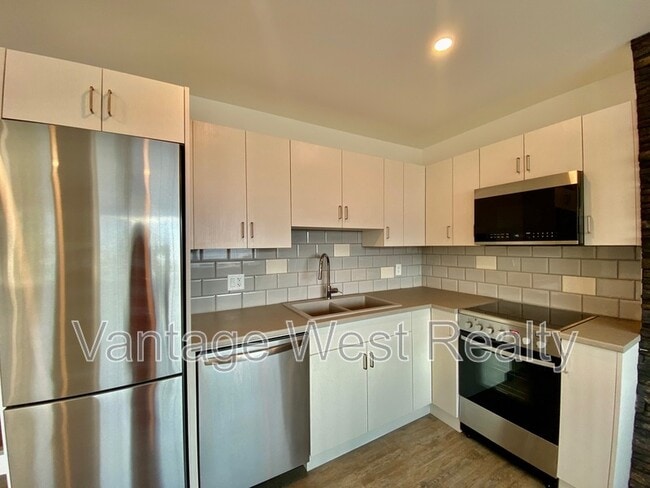 Building Photo - 105 Boppart Ct