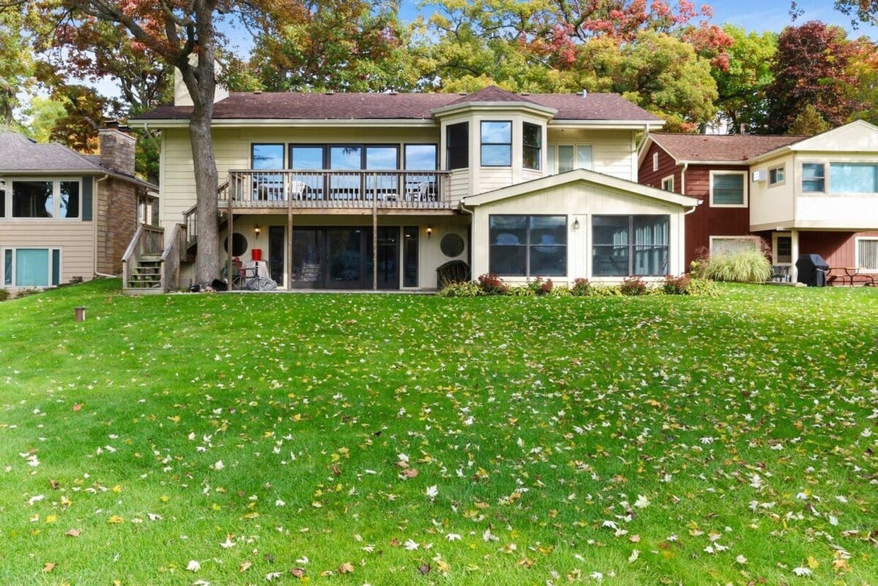 Foto principal - Powers Lake Waterfront Home with Private P...