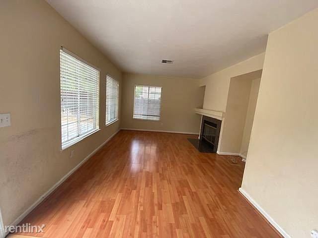 Building Photo - 38762 Litchfield Cir