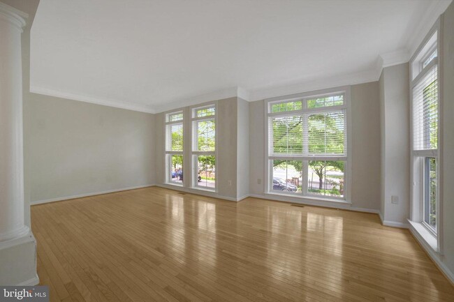 Building Photo - 5026 Gardner Dr