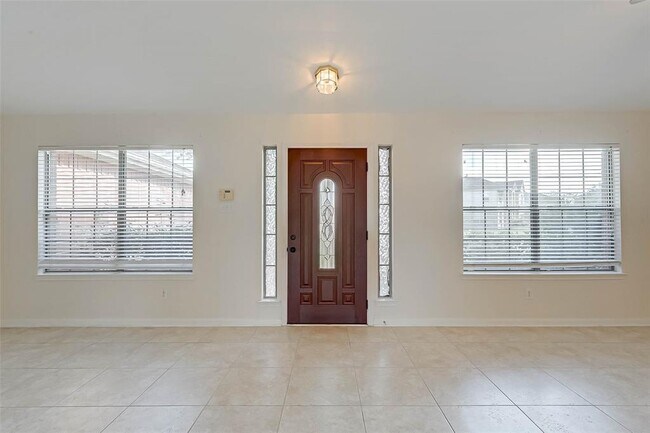 Building Photo - 521 Small Cedar Dr
