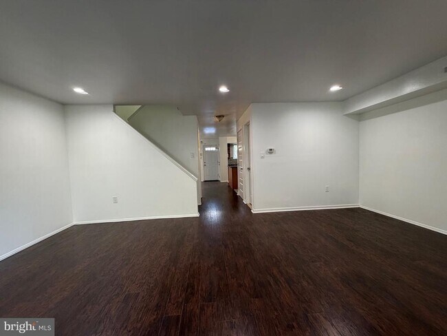 Building Photo - 7601 Crittenden St
