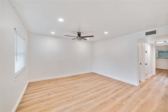 Foto del edificio - 4413 W Rogers Ave