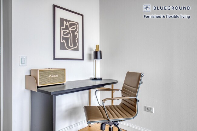 Building Photo - 105 Duane St