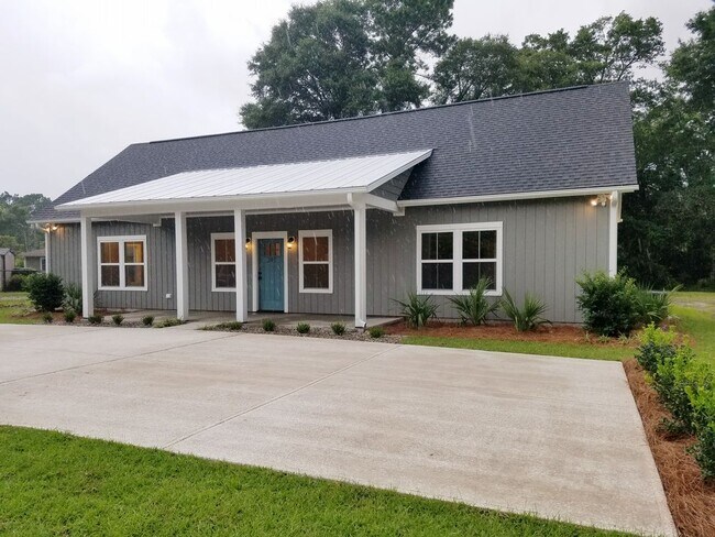 Building Photo - COLLEGE ACRES