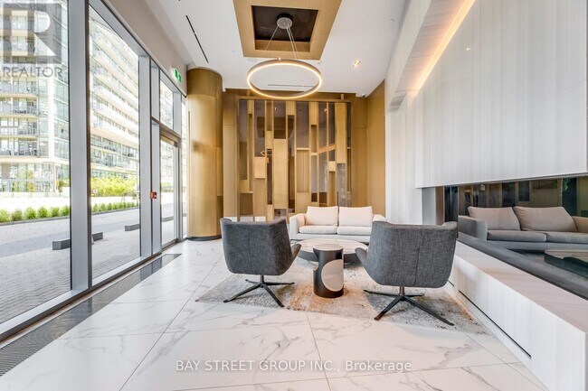 Photo du bâtiment - 15 Queens Quay E