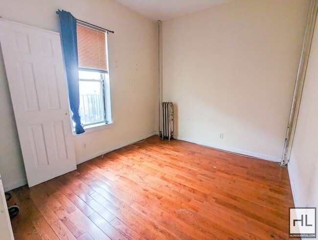 Foto del edificio - RALPH AVENUE