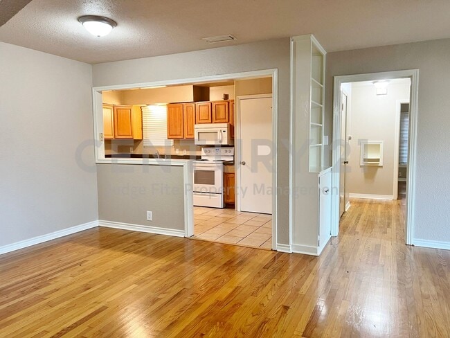 Foto del edificio - Charming 3/2 in Waxahachie For Rent!