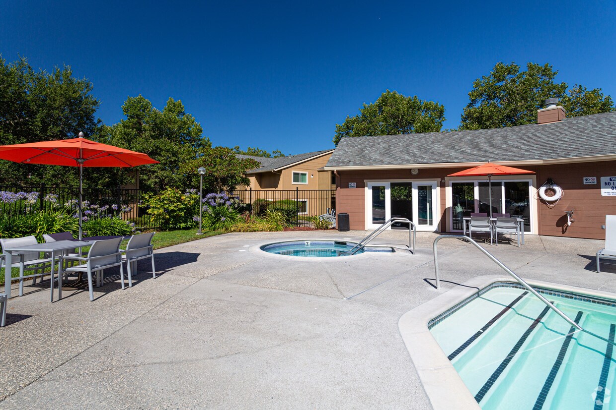 Spring Club Apartments Santa Rosa, CA