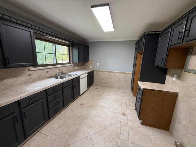 Building Photo - 5268 Fenton Rd