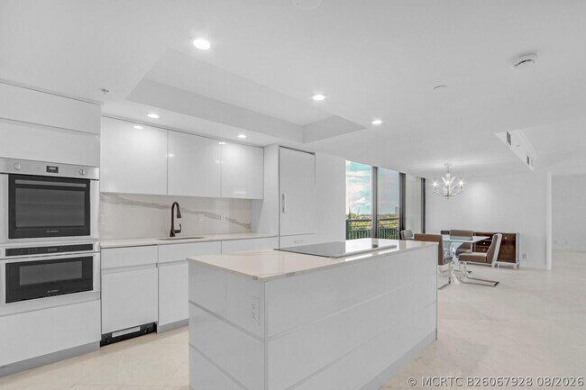 Foto del edificio - 3000 N Ocean Dr