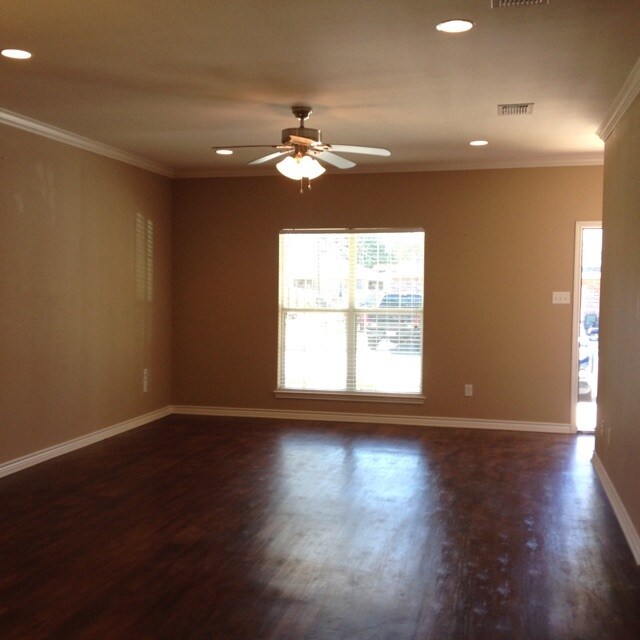 Building Photo - 117 Lemons Dr