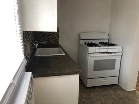 Foto del edificio - 317 N Grand Ave