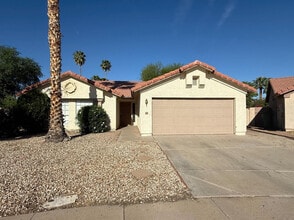 Building Photo - 509 W Ensueno Ct