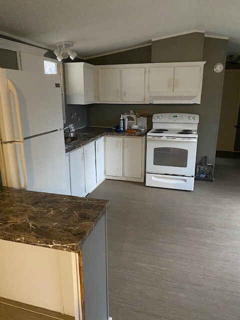 Building Photo - 209 Stinson Dr