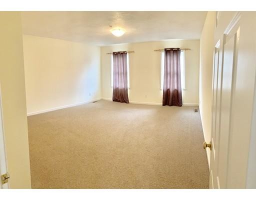 Building Photo - 206 Tamarack Ln