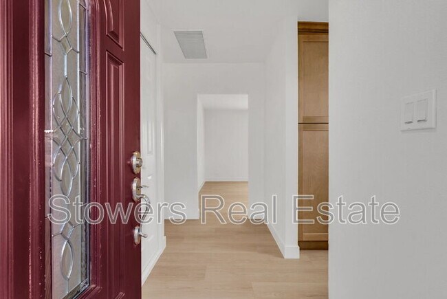 Foto del edificio - 3225 Claudia Dr