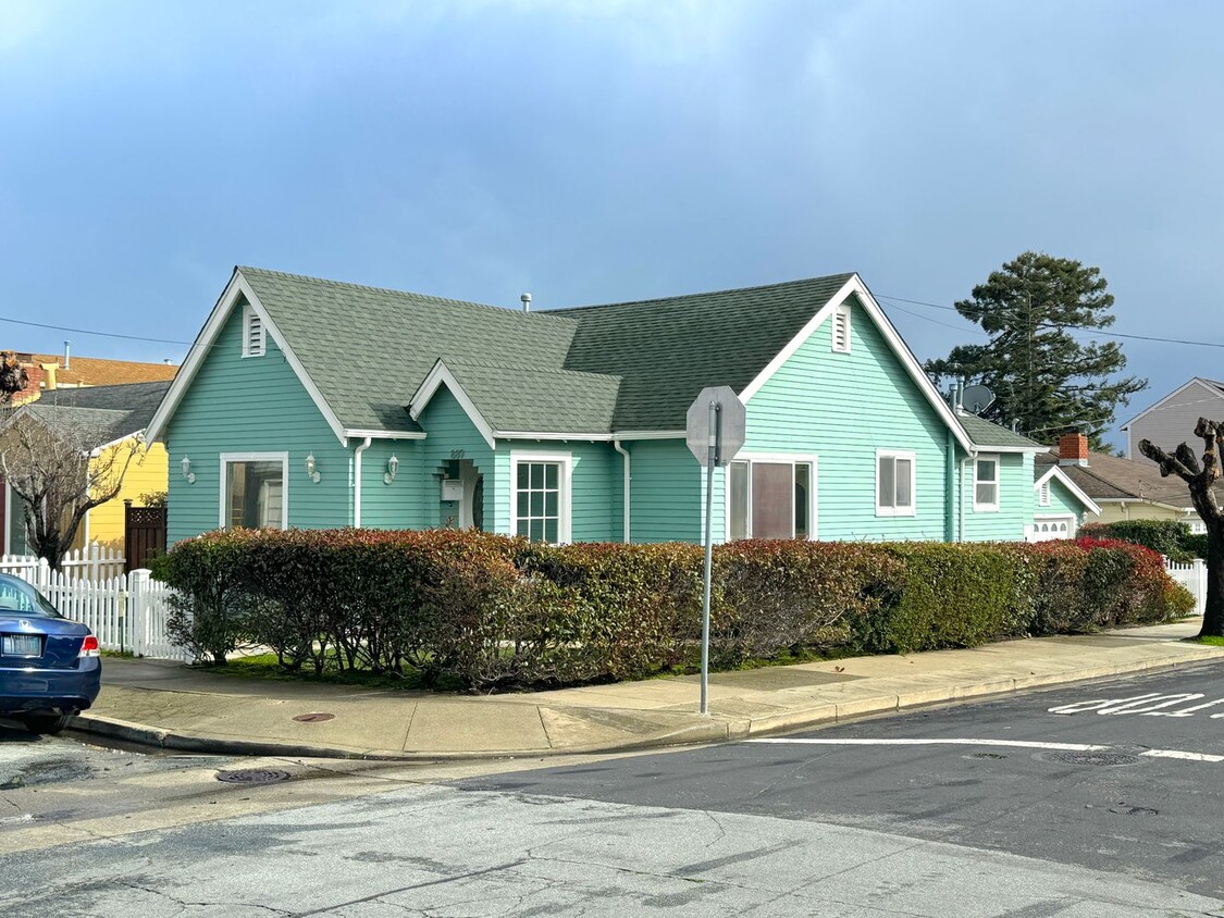 Primary Photo - San Bruno: Remodeled Single Family Home ne...