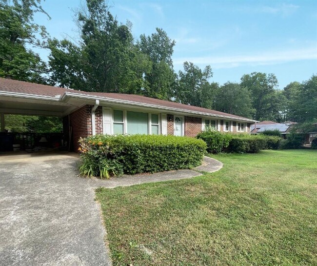 Building Photo - 3920 Cliftondale Pl