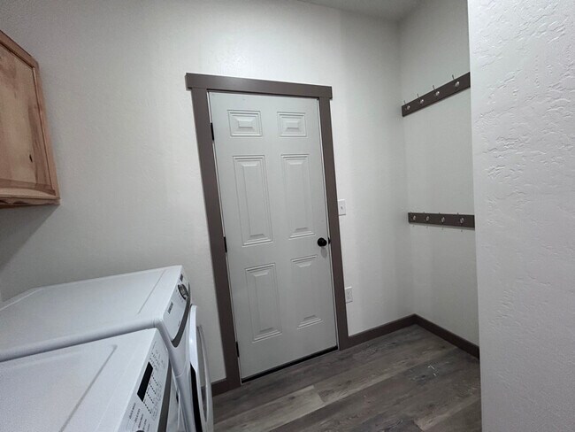 Foto del edificio - 25 Fools Gold Ln