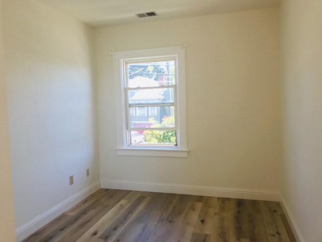 Building Photo - 786 47th St