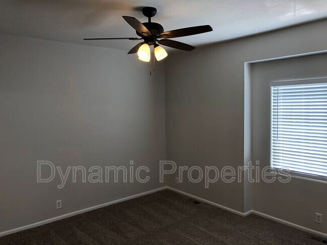 Foto del edificio - 5031 N 144th Ave