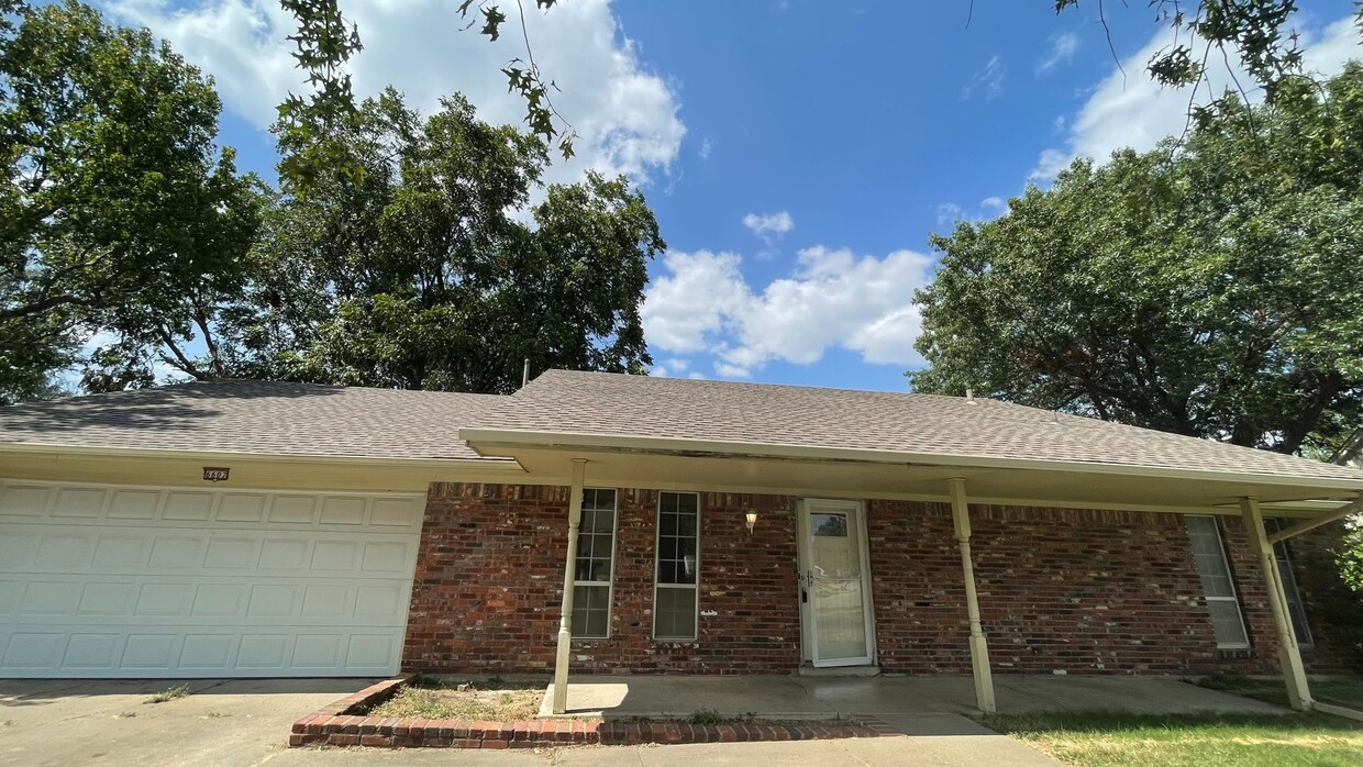 Foto principal - Spacious house with new flooring