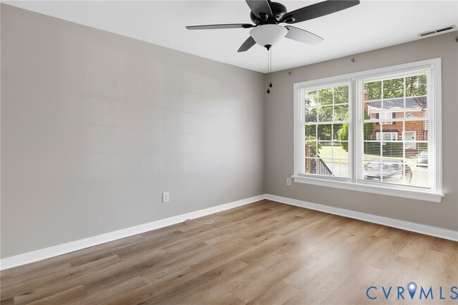 Building Photo - 2218 Kingsbrook Dr