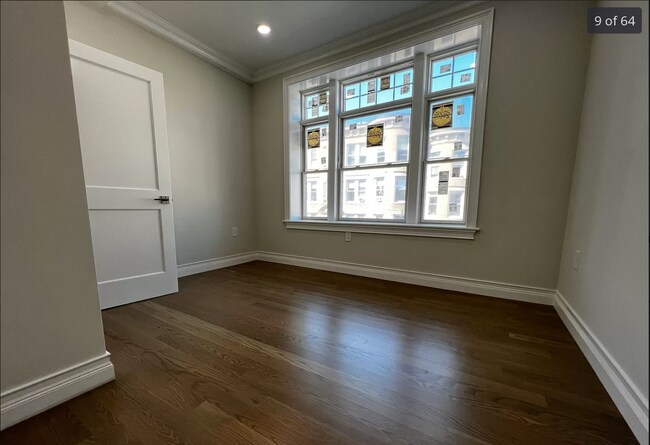 Foto del edificio - 14 Mount Hood Rd