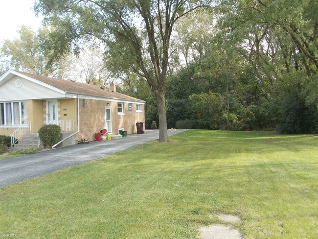 Building Photo - 739 Chicago Rd